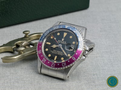 Rolex 1675 GMT-Master gilt dial from 1966 with beautiful fuchsia insert!