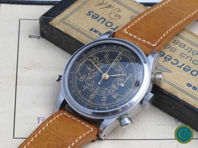 Rare black gilt dial anonymous  step-case chronograph from the 40's.